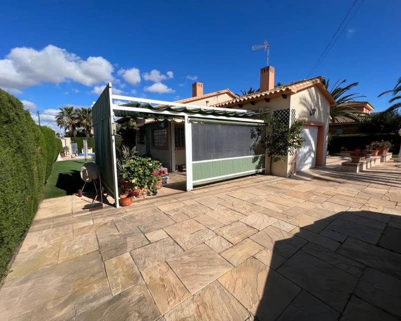 3 Zimmer Villa zu verkaufen in Cabo Roig mit Pool - 815.000 € (Ref: 10008096)