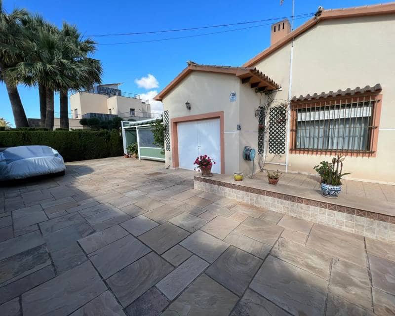 3 Zimmer Villa zu verkaufen in Cabo Roig mit Pool - 815.000 € (Ref: 10008096)