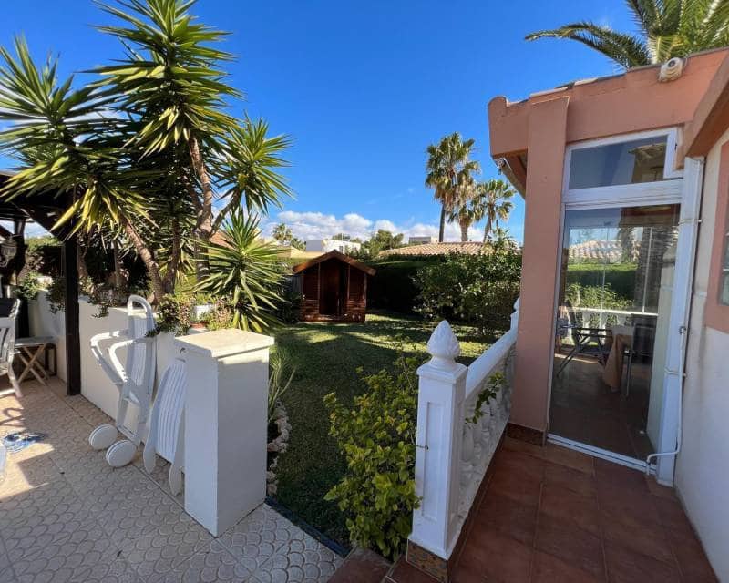 3 Zimmer Villa zu verkaufen in Cabo Roig mit Pool - 815.000 € (Ref: 10008096)