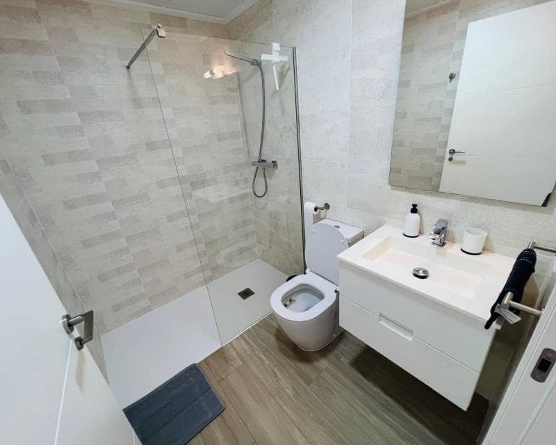 2 sypialnia Apartament na sprzedaż w Orihuela Costa z basenem garażem - 249 000 € (Ref: 10009500)