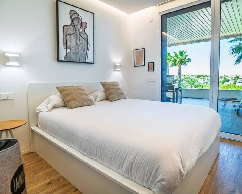 Casa de 3 habitaciones en Las Colinas Golf en venta con piscina - 895.000 € (Ref: 10009501)