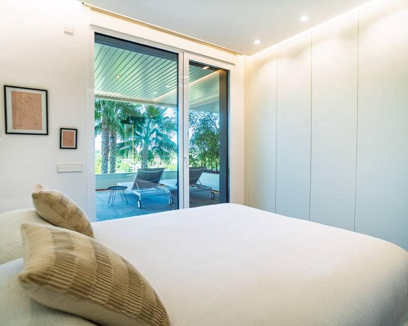 Casa de 3 habitaciones en Las Colinas Golf en venta con piscina - 895.000 € (Ref: 10009501)