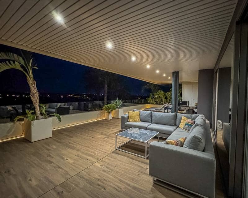 Casa de 3 habitaciones en Las Colinas Golf en venta con piscina - 895.000 € (Ref: 10009501)