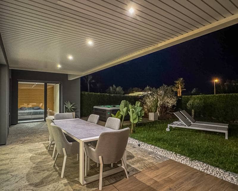 Casa de 3 habitaciones en Las Colinas Golf en venta con piscina - 895.000 € (Ref: 10009501)