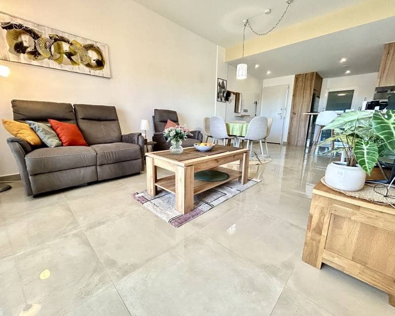 Apartamento de 2 habitaciones en Pilar de la Horadada en venta con piscina - 330.000 € (Ref: 10009683)