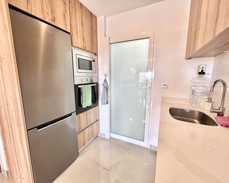 Apartamento de 2 habitaciones en Pilar de la Horadada en venta con piscina - 330.000 € (Ref: 10009683)