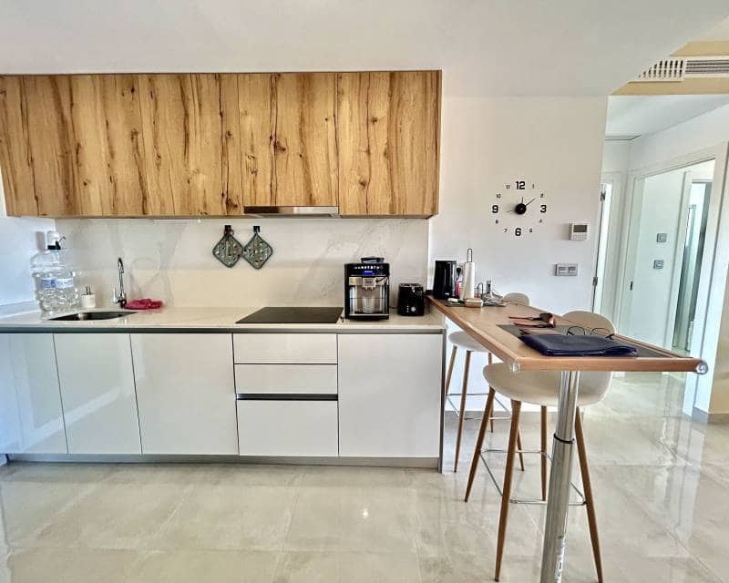 Apartamento de 2 habitaciones en Pilar de la Horadada en venta con piscina - 330.000 € (Ref: 10009683)
