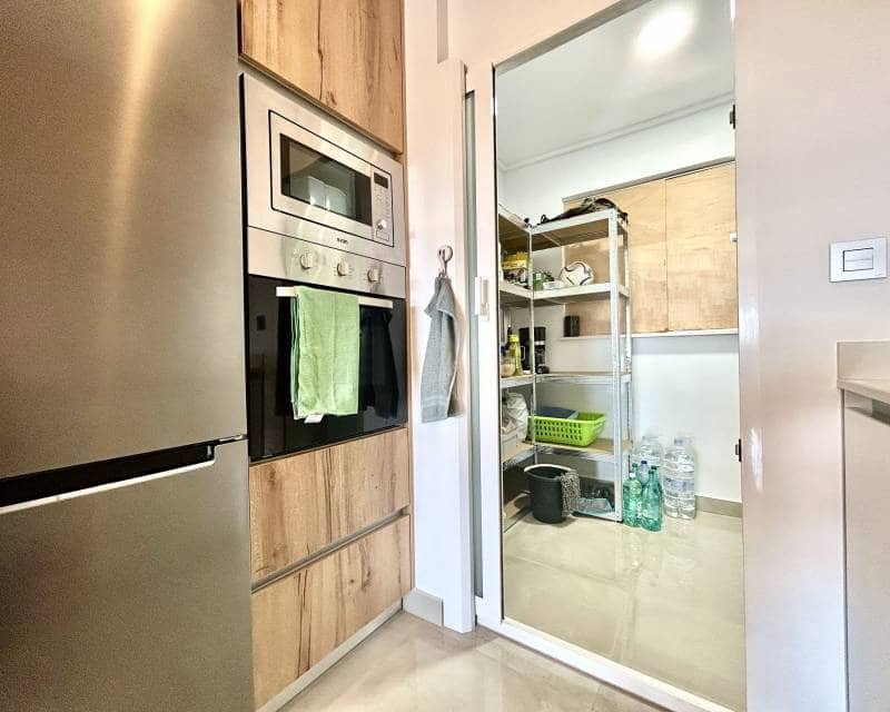 Apartamento de 2 habitaciones en Pilar de la Horadada en venta con piscina - 330.000 € (Ref: 10009683)