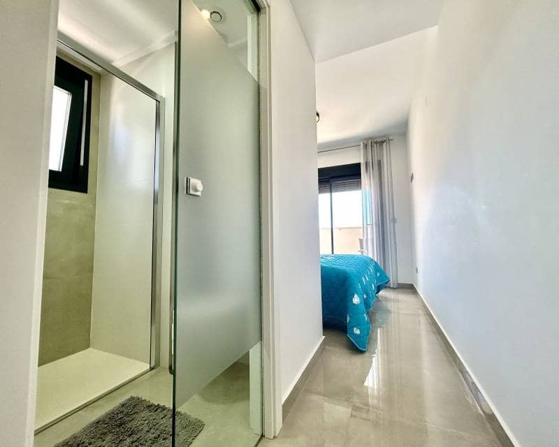 Apartamento de 2 habitaciones en Pilar de la Horadada en venta con piscina - 330.000 € (Ref: 10009683)