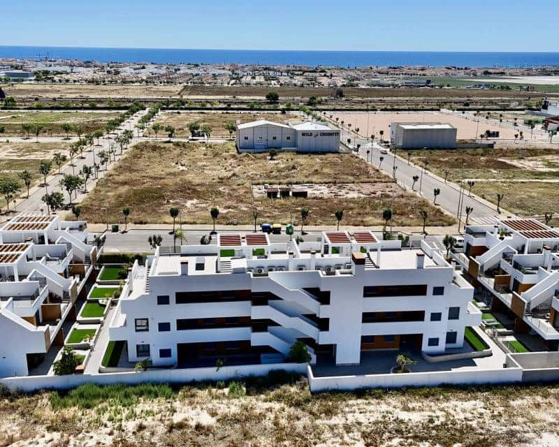Apartamento de 2 habitaciones en Pilar de la Horadada en venta con piscina - 330.000 € (Ref: 10009683)