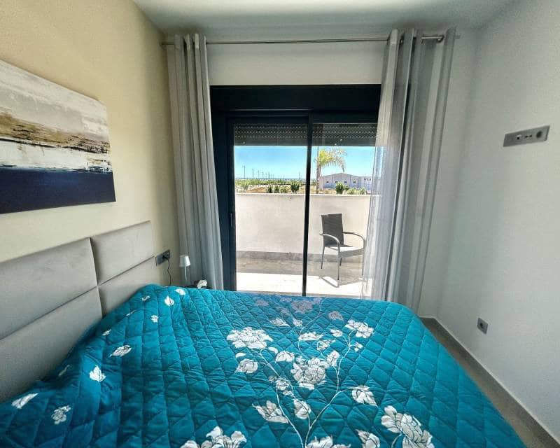 Apartamento de 2 habitaciones en Pilar de la Horadada en venta con piscina - 330.000 € (Ref: 10009683)