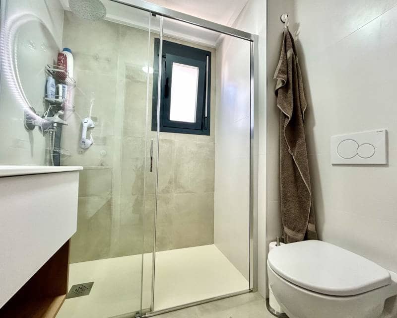 Apartamento de 2 habitaciones en Pilar de la Horadada en venta con piscina - 330.000 € (Ref: 10009683)
