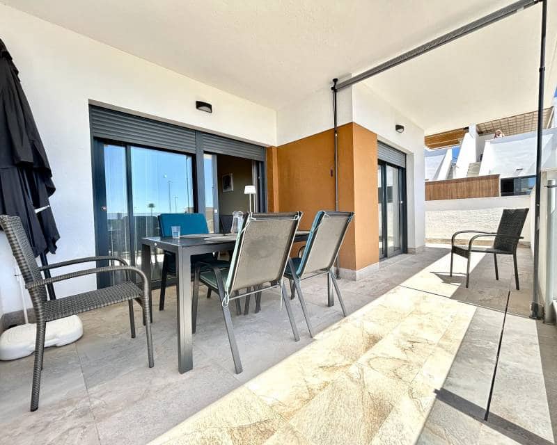 Apartamento de 2 habitaciones en Pilar de la Horadada en venta con piscina - 330.000 € (Ref: 10009683)