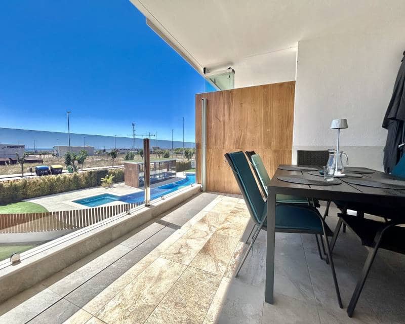 Apartamento de 2 habitaciones en Pilar de la Horadada en venta con piscina - 330.000 € (Ref: 10009683)