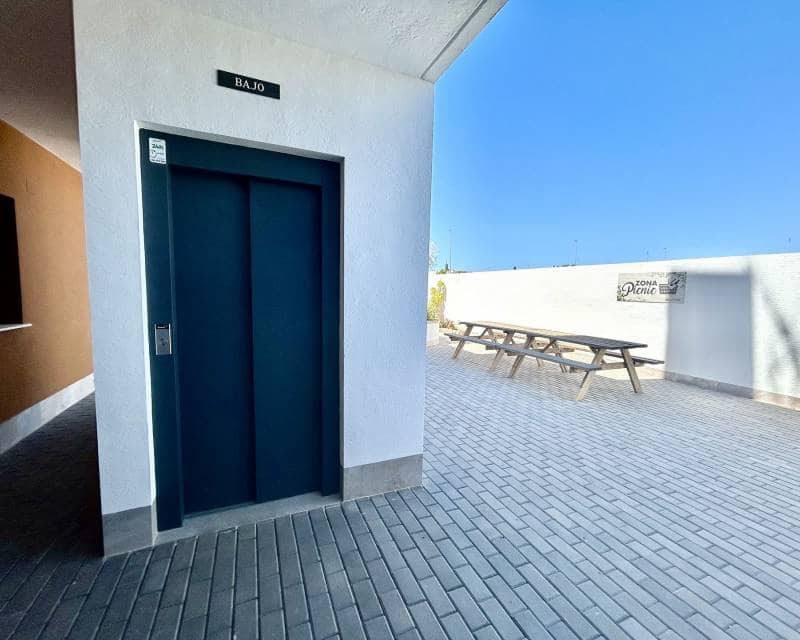 Apartamento de 2 habitaciones en Pilar de la Horadada en venta con piscina - 330.000 € (Ref: 10009683)