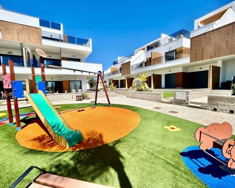 Apartamento de 2 habitaciones en Pilar de la Horadada en venta con piscina - 330.000 € (Ref: 10009683)