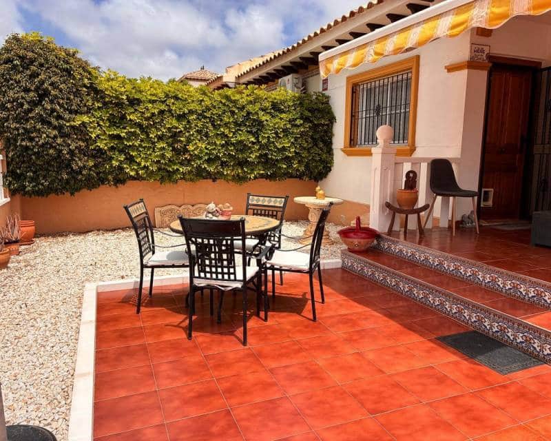 2 soverom Rekkehus til salgs i Orihuela Costa med svømmebasseng - € 249 995 (Ref: 10009684)