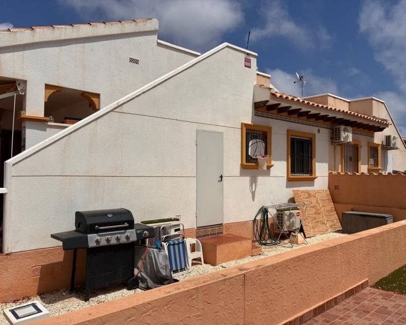 2 soverom Rekkehus til salgs i Orihuela Costa med svømmebasseng - € 249 995 (Ref: 10009684)