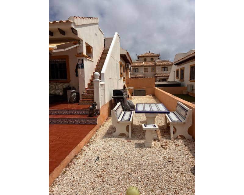 2 soverom Rekkehus til salgs i Orihuela Costa med svømmebasseng - € 249 995 (Ref: 10009684)