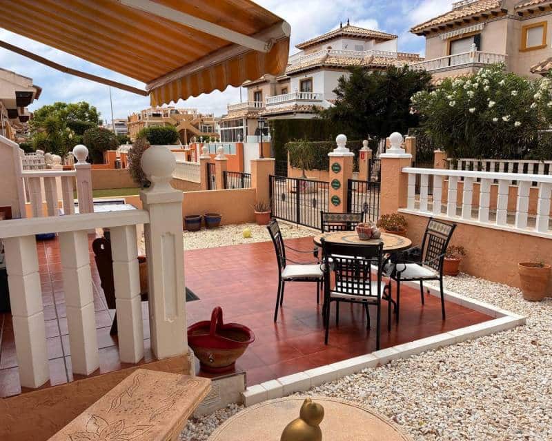 2 soverom Rekkehus til salgs i Orihuela Costa med svømmebasseng - € 249 995 (Ref: 10009684)