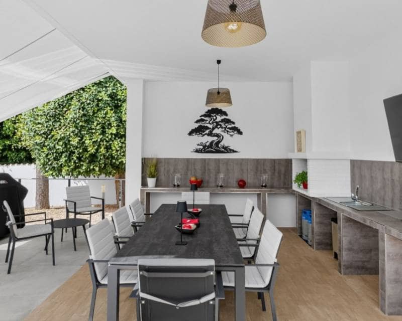 Chalet de 4 habitaciones en Pinar de Campoverde en venta con piscina - 1.475.000 € (Ref: 10009893)