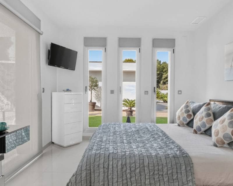 Chalet de 4 habitaciones en Pinar de Campoverde en venta con piscina - 1.475.000 € (Ref: 10009893)