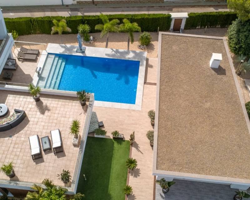 Chalet de 4 habitaciones en Pinar de Campoverde en venta con piscina - 1.475.000 € (Ref: 10009893)