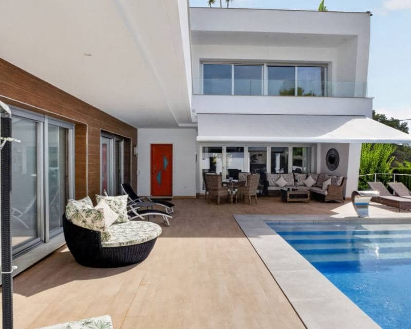 Chalet de 4 habitaciones en Pinar de Campoverde en venta con piscina - 1.475.000 € (Ref: 10009893)