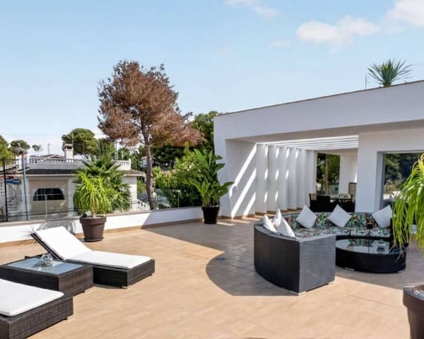 Chalet de 4 habitaciones en Pinar de Campoverde, Pilar de la Horadada en venta con piscina - 1.475.000 € (Ref: 10009893)