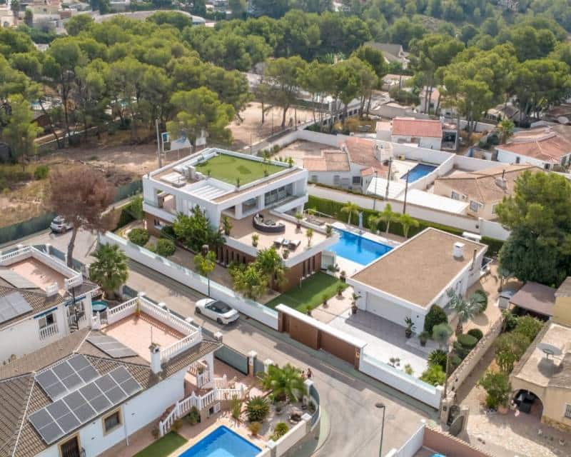 Chalet de 4 habitaciones en Pinar de Campoverde en venta con piscina - 1.475.000 € (Ref: 10009893)