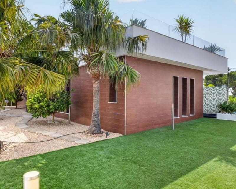 Chalet de 4 habitaciones en Pinar de Campoverde en venta con piscina - 1.475.000 € (Ref: 10009893)