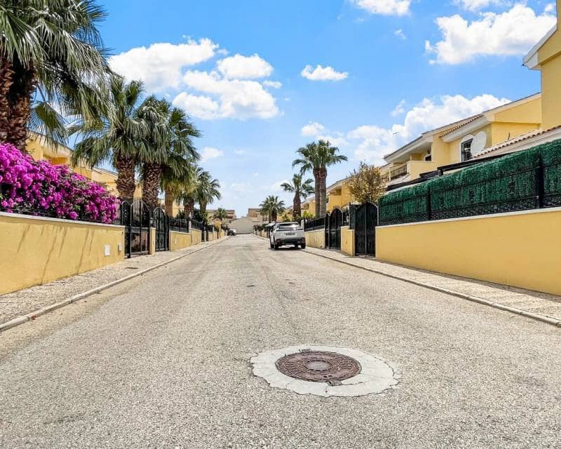 3 bedroom Villa for sale in Los Dolses with pool - € 435,900 (Ref: 10012497)