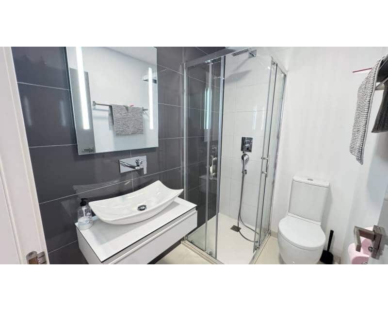 Apartamento de 2 habitaciones en Torre de la Horadada en venta con piscina - 259.500 € (Ref: 10012501)