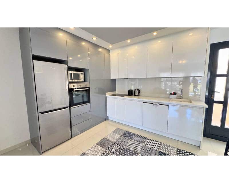 Apartamento de 2 habitaciones en Torre de la Horadada en venta con piscina - 259.500 € (Ref: 10012501)