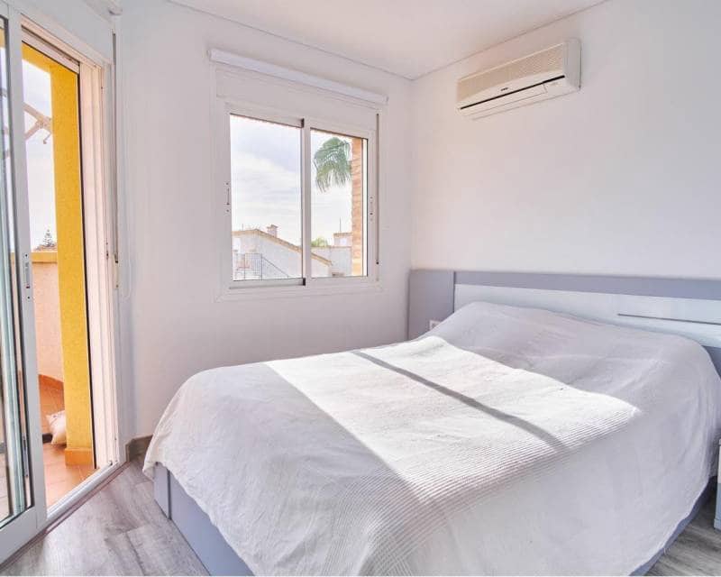 3 makuuhuone Huvila myytävänä paikassa Los Montesinos mukana uima-altaan - 260 000 € (Ref: 10012581)