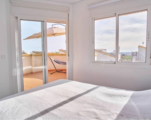 Chalet de 3 habitaciones en Los Montesinos en venta con piscina - 260.000 € (Ref: 10012581)