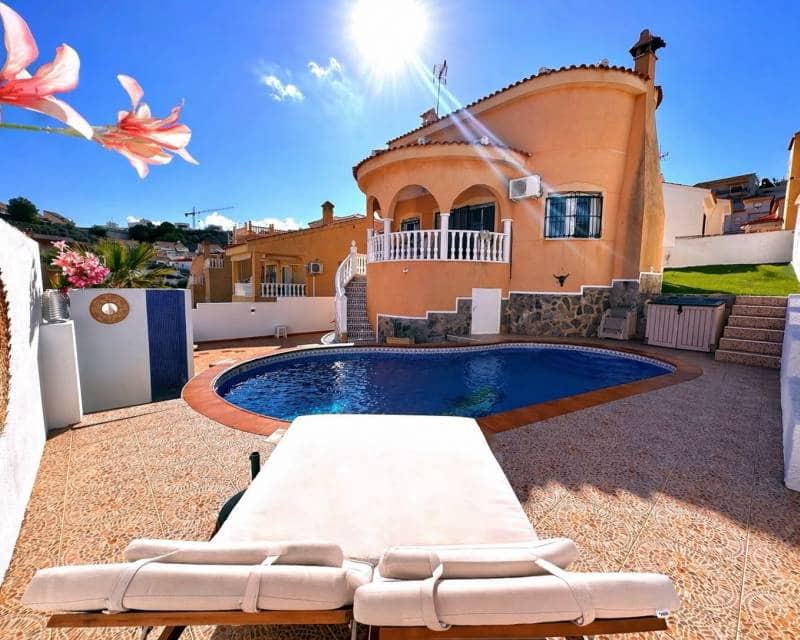 3 bedroom Villa for sale in Ciudad Quesada with pool - € 305,000 (Ref: 10012648)