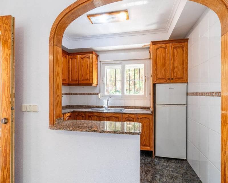 3 soveværelse Semi-Rækkehus til salg i Playa Flamenca med swimmingpool - € 297.000 (Ref: 10014149)