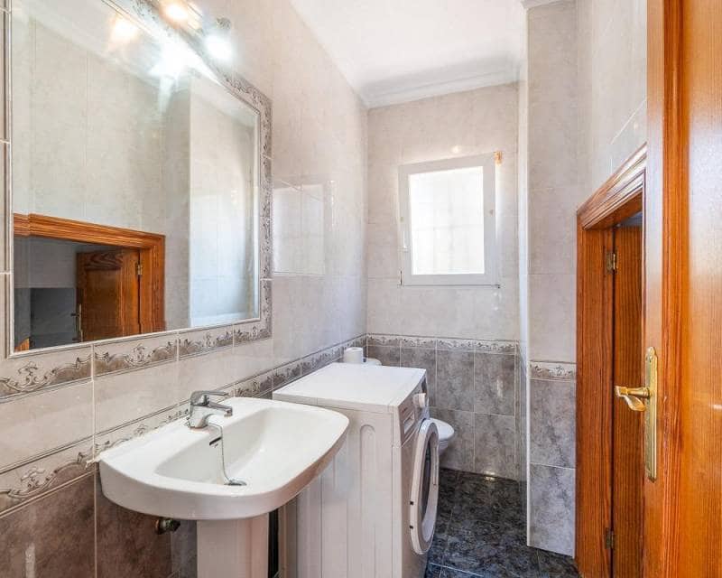 3 soveværelse Semi-Rækkehus til salg i Playa Flamenca med swimmingpool - € 297.000 (Ref: 10014149)