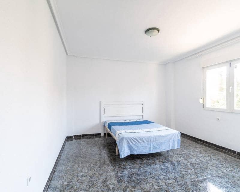 3 soveværelse Semi-Rækkehus til salg i Playa Flamenca med swimmingpool - € 297.000 (Ref: 10014149)