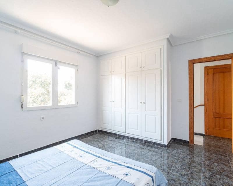 3 soveværelse Semi-Rækkehus til salg i Playa Flamenca med swimmingpool - € 297.000 (Ref: 10014149)