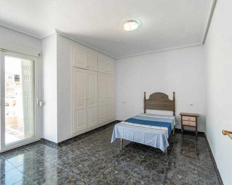 3 soveværelse Semi-Rækkehus til salg i Playa Flamenca med swimmingpool - € 297.000 (Ref: 10014149)