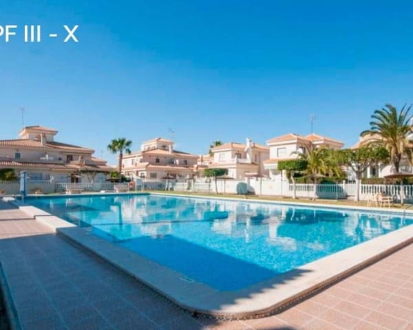 3 soveværelse Semi-Rækkehus til salg i Playa Flamenca, Orihuela med swimmingpool - € 297.000 (Ref: 10014149)