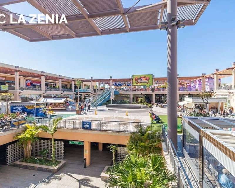 3 soveværelse Semi-Rækkehus til salg i Playa Flamenca med swimmingpool - € 297.000 (Ref: 10014149)