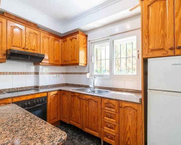 3 soveværelse Semi-Rækkehus til salg i Playa Flamenca, Orihuela med swimmingpool - € 297.000 (Ref: 10014149)