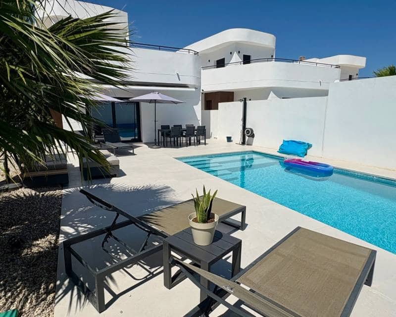 4 bedroom Villa for sale in Ciudad Quesada with pool - € 625,000 (Ref: 10014152)