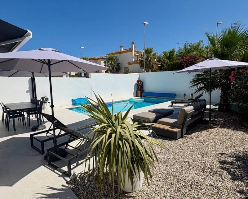 4 bedroom Villa for sale in Ciudad Quesada with pool - € 625,000 (Ref: 10014152)