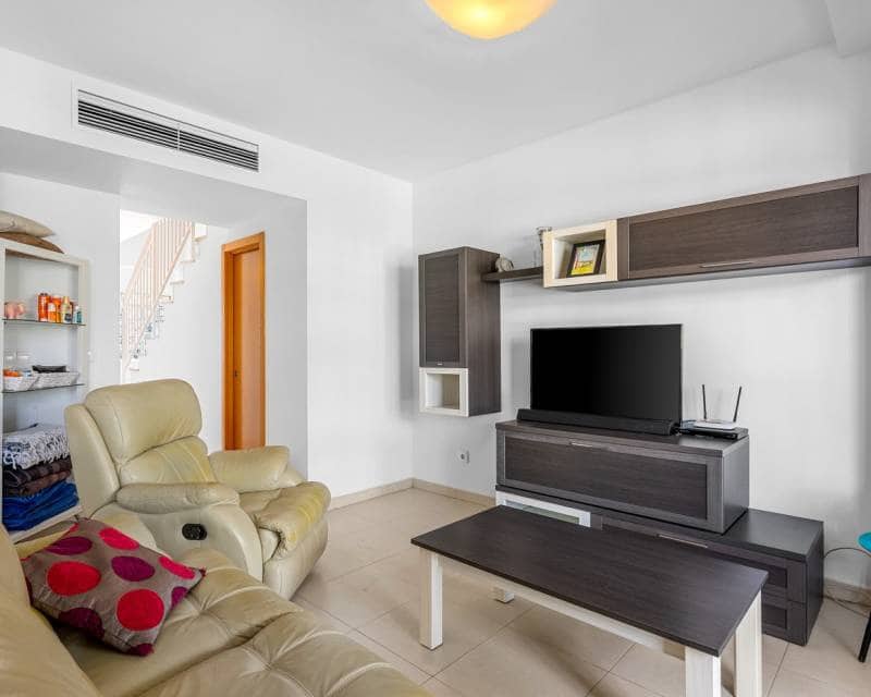 3 soveværelse Byhus til salg i Ciudad Quesada med swimmingpool garage - € 249.950 (Ref: 10014287)