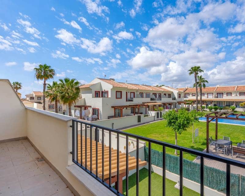 3 soveværelse Byhus til salg i Ciudad Quesada med swimmingpool garage - € 249.950 (Ref: 10014287)