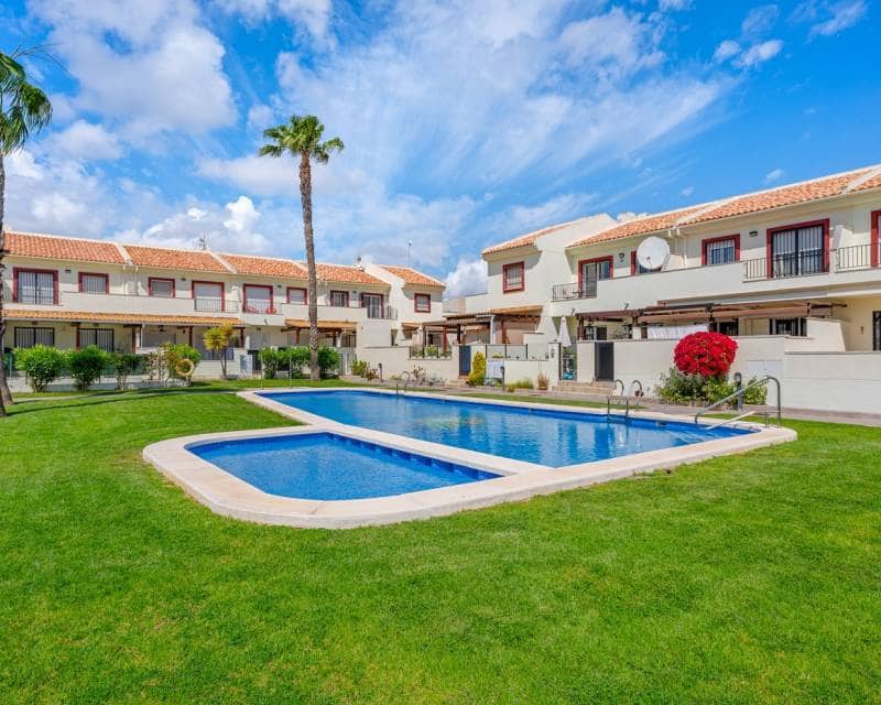 3 soveværelse Byhus til salg i Ciudad Quesada med swimmingpool garage - € 249.950 (Ref: 10014287)